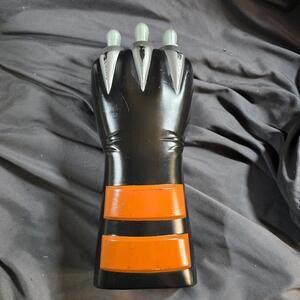 Marvel X-Men Wolverine Electronic Glove Extendable Claws 22” Sounds Hasbro 2008